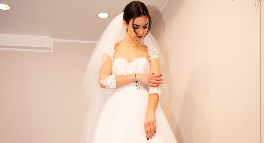 Sartoria su misura per abiti da sposa